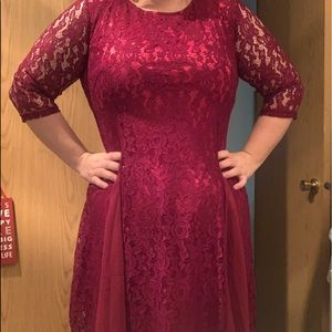 Lace red mid sleeve dress. NWT cute and flowy